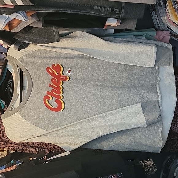 KC CHIEFS Sweatshirt ❤️🤍💛 - Picture 5 of 6
